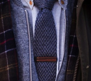 Wooden-Magnetic-Tie-Bar