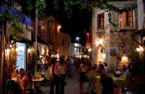 kalabalik-alacati-gece