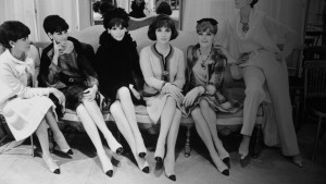 Lüks Tekerrürden İbarettir